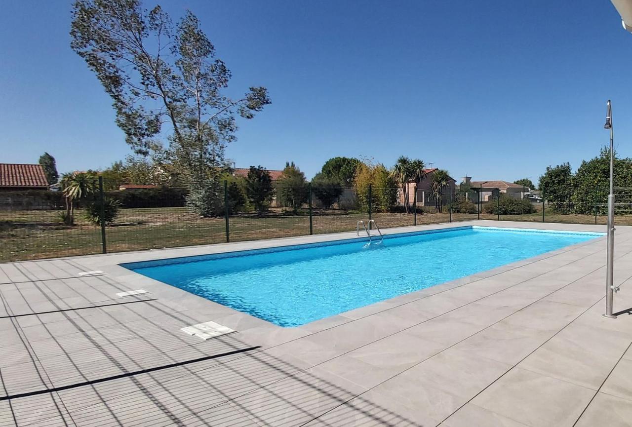 La Campagne Romantique - Avec Entree Autonome, Clim Neuve, Parking Prive & Sa Piscine ! - Saint-Sulpice  المظهر الخارجي الصورة